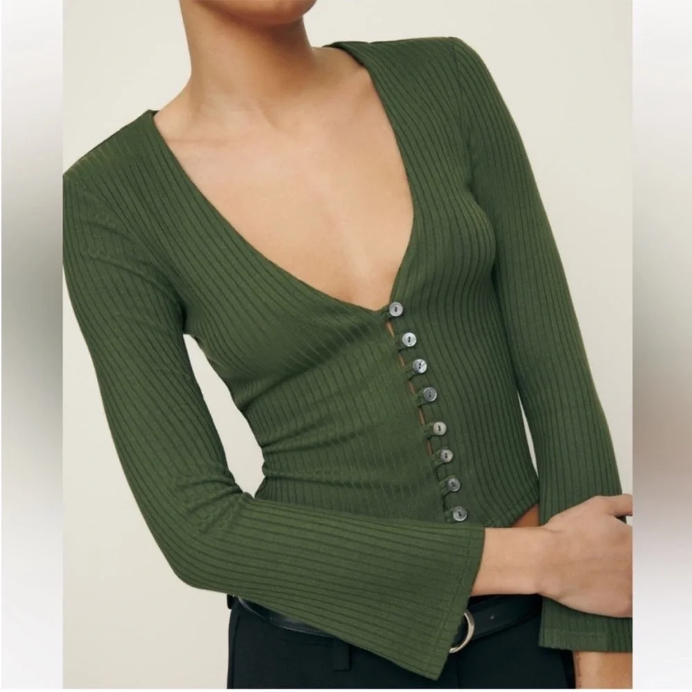 Reformation Gellar Top in Fern - Picture 2 of 7